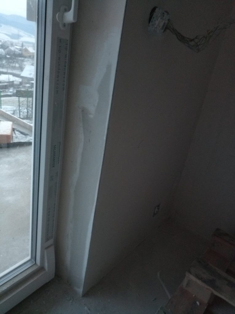 Emergency pre kamaráta: sadru vždy opravíš, aj také praskliny, ak statika nepustí