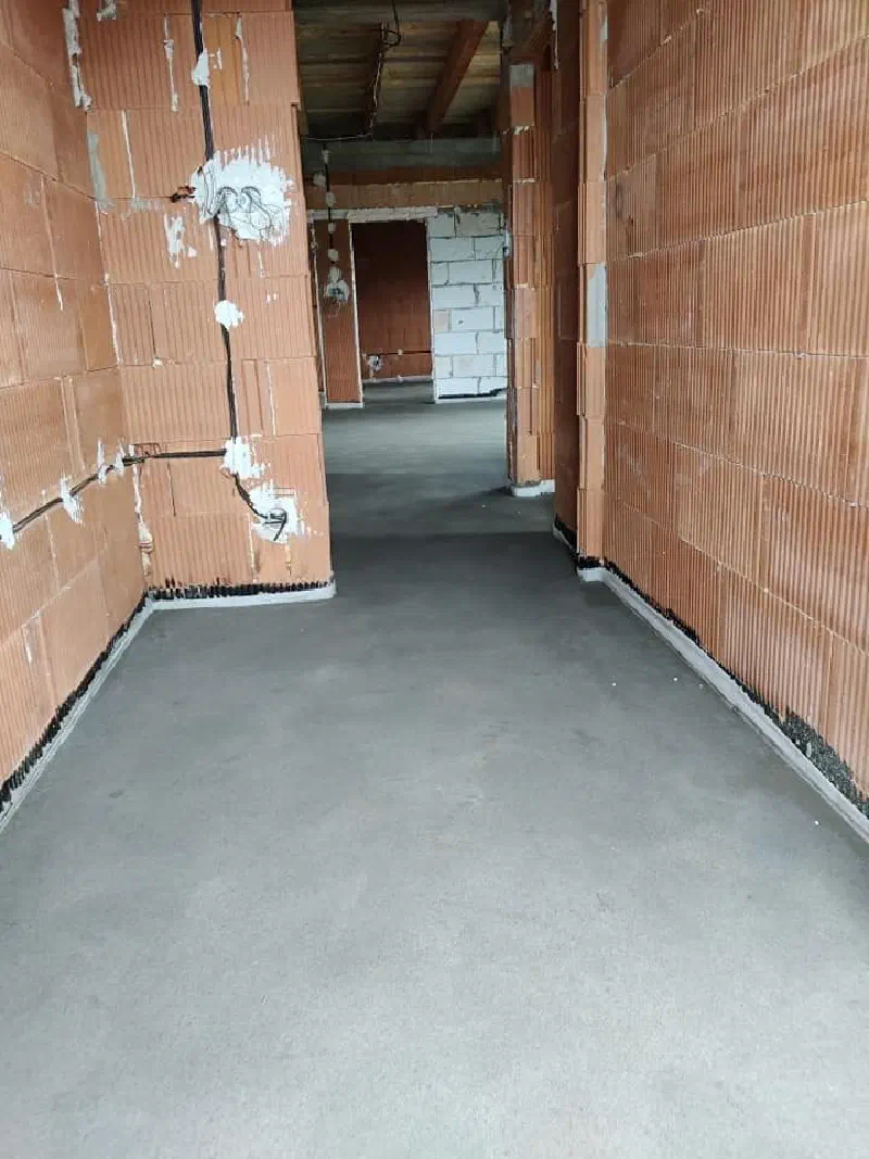 Malý Šariš, poter hotový, nasleduje omietka – fotka 1