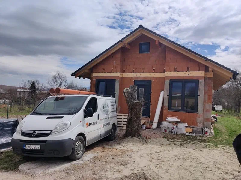 Malý Šariš, poter hotový, nasleduje omietka – fotka 3