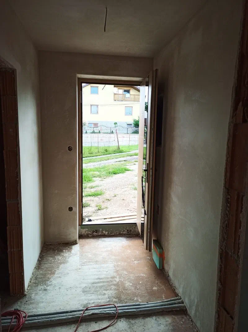 Posledná etapa odovzdaná, už vieme, že aj 5 m výška sa dá omietnuť – fotka 2